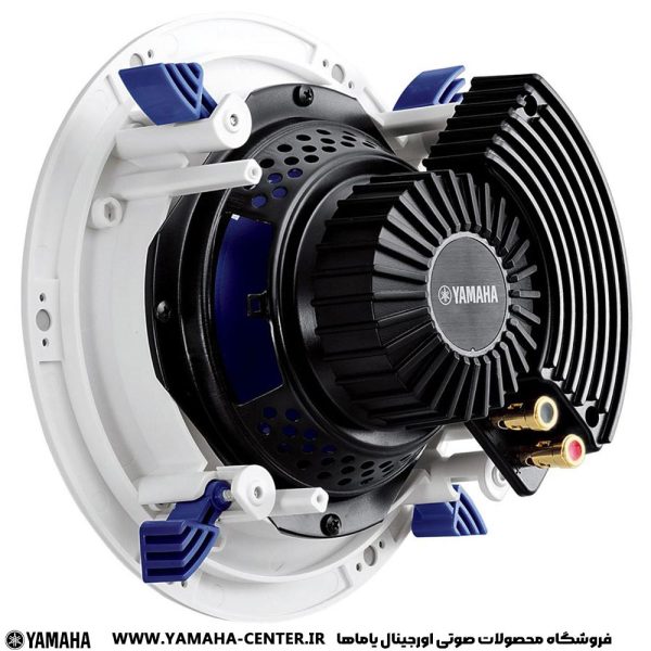 نمای پشتی اسپیکر سقفی یاماها NS-IC600 با بدنه سفید، قطعات مشکی و ترمینال‌های اتصال.