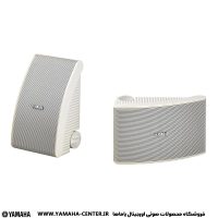 دو اسپیکر دیواری دکوراتیو سفید یاماها NS-AW392 با طراحی مشبک و پایه تنظیم‌کننده
