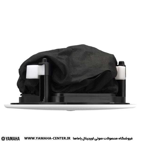 نمایی از پشت اسپیکر سقفی یاماها VC4NB با بدنه مشکی و گیره‌های نصب سفید.